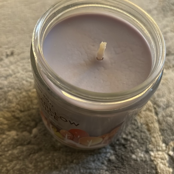 Marshmallow scented candle. - Picture 2 of 2
